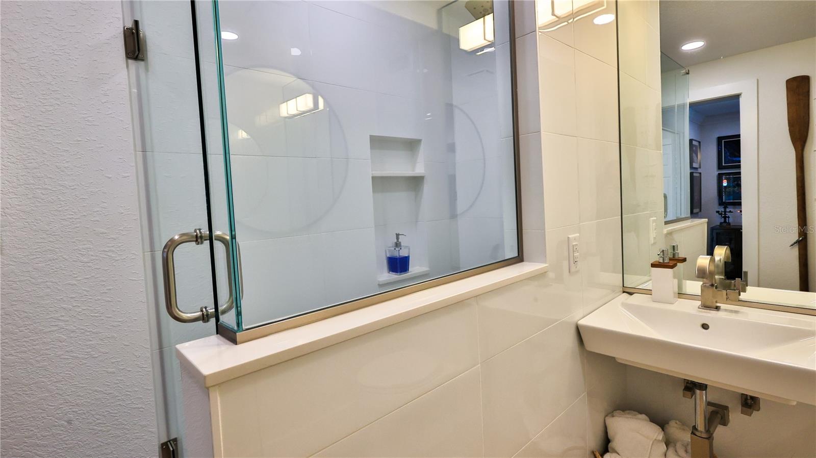 CAPTAINS QUARTERS - Residential