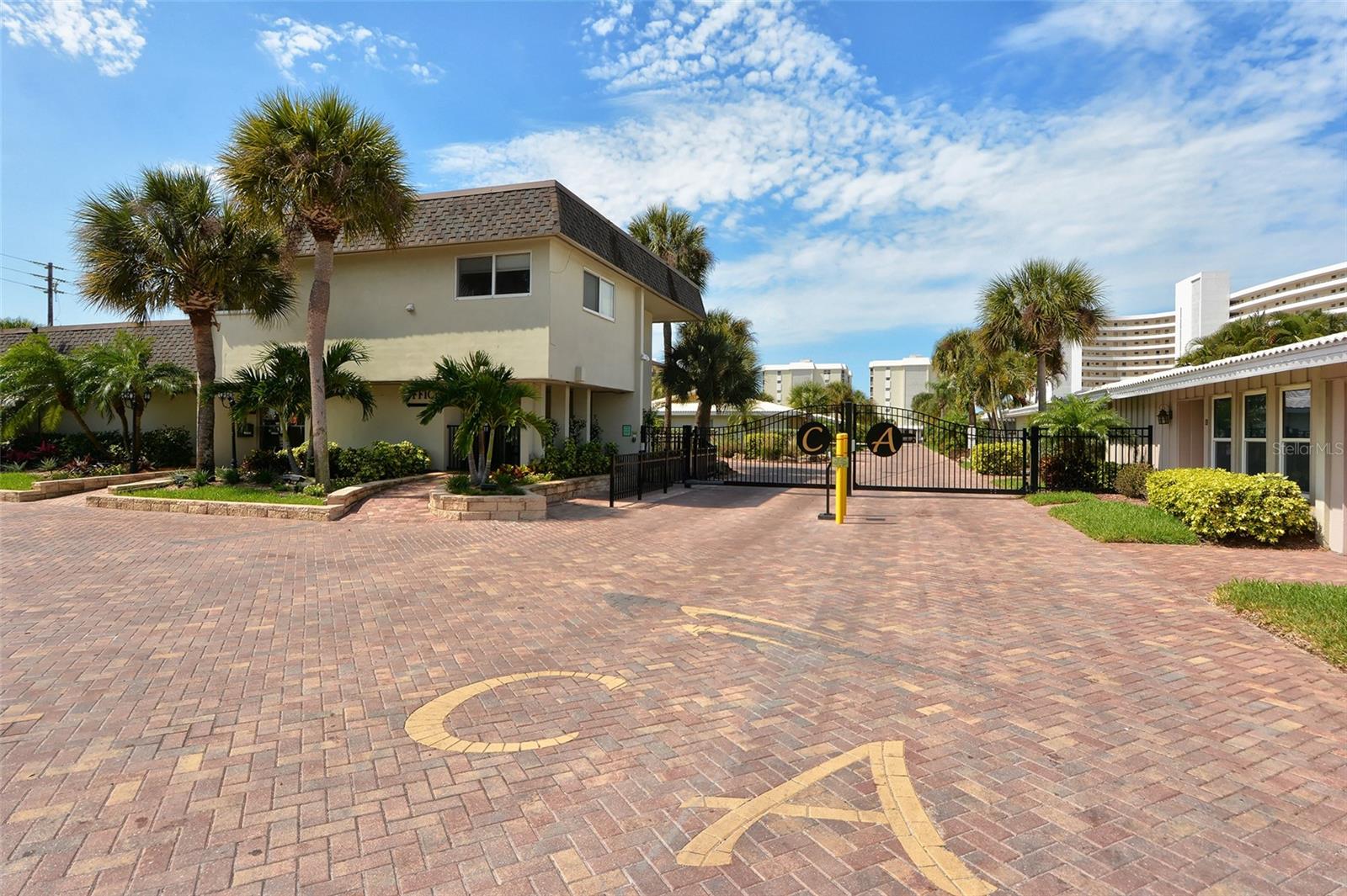 CRESCENT ARMS - Residential