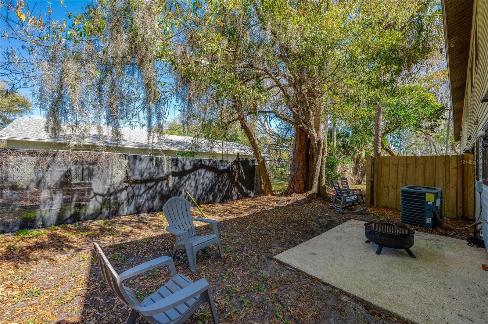 VILLAGE GREEN TOWNHOUSES - Residential