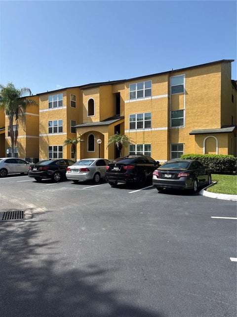 Photo of 4642 Commander Drive #938, Orlando, FL 32822 (MLS # O6425238)