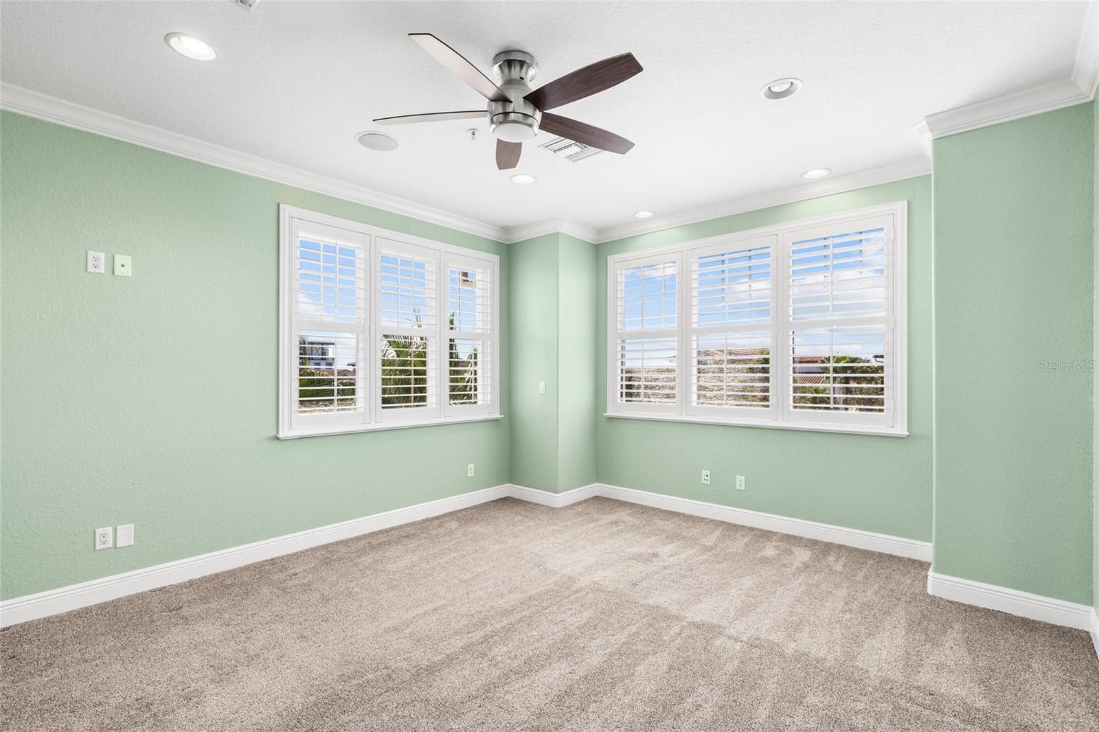 WESTSHORE YACHT CLUB TWNHMS - Residential