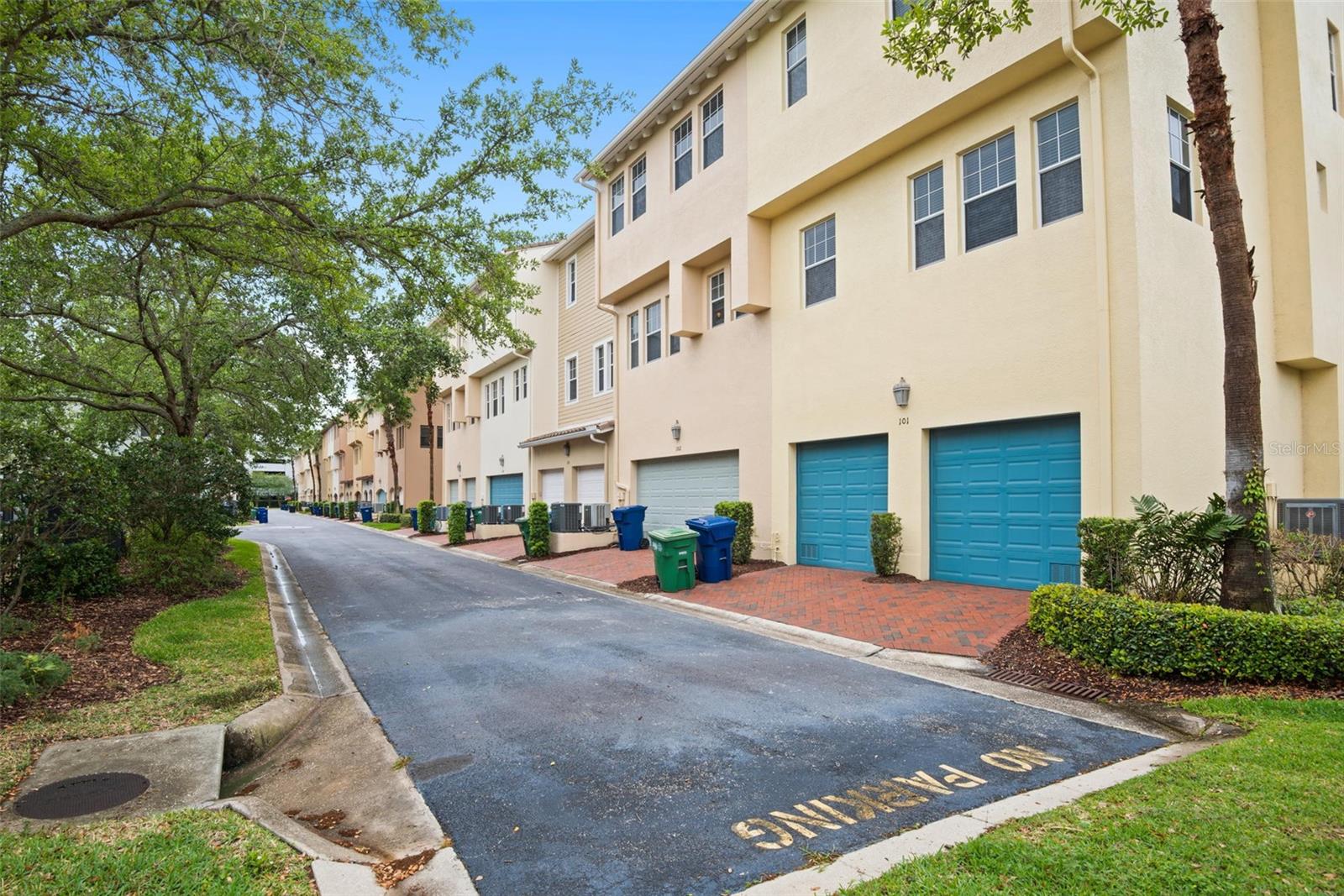 WESTSHORE YACHT CLUB TWNHMS - Residential