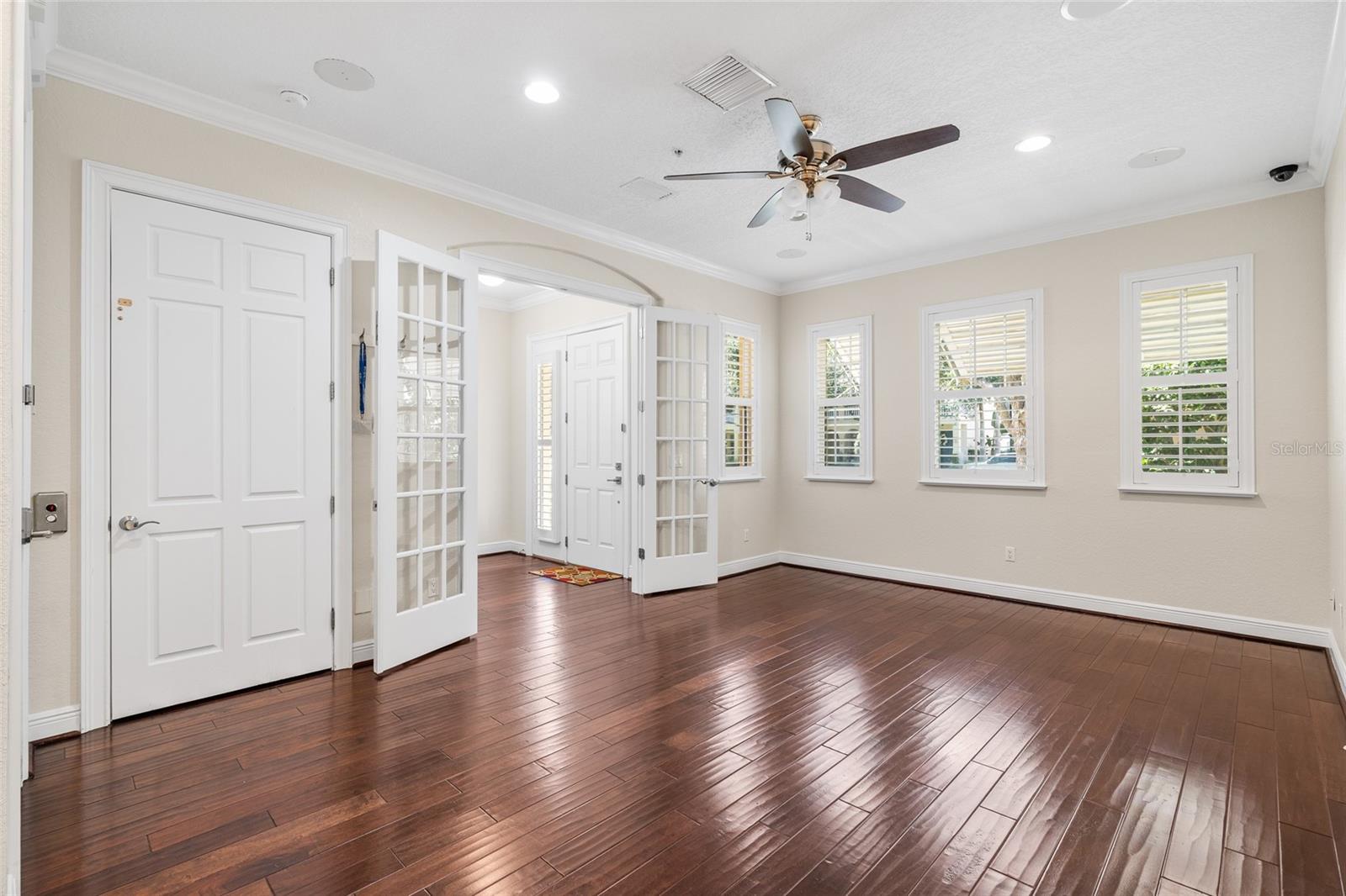 WESTSHORE YACHT CLUB TWNHMS - Residential