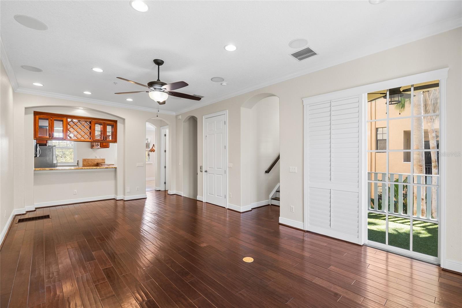 WESTSHORE YACHT CLUB TWNHMS - Residential