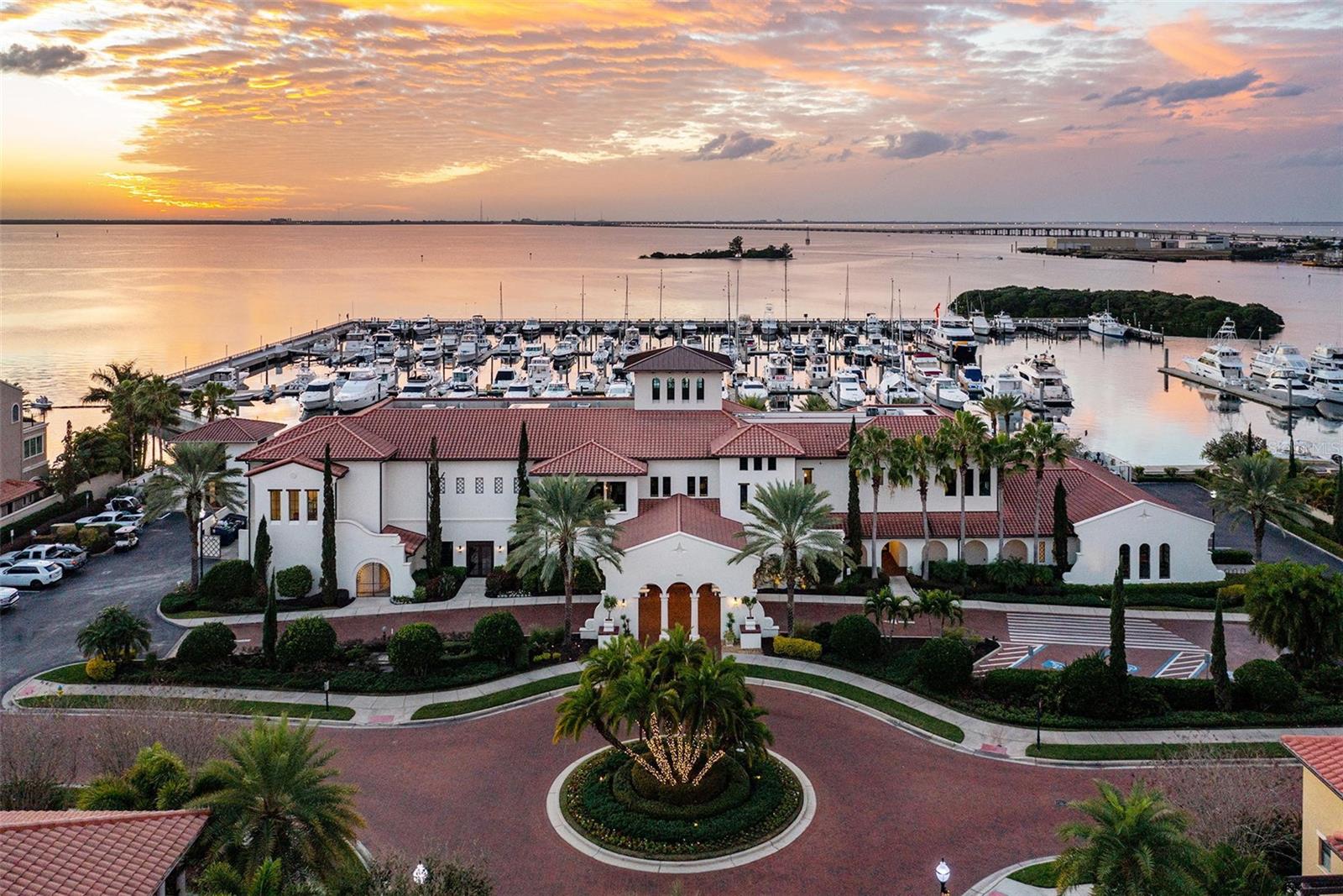 WESTSHORE YACHT CLUB TWNHMS - Residential