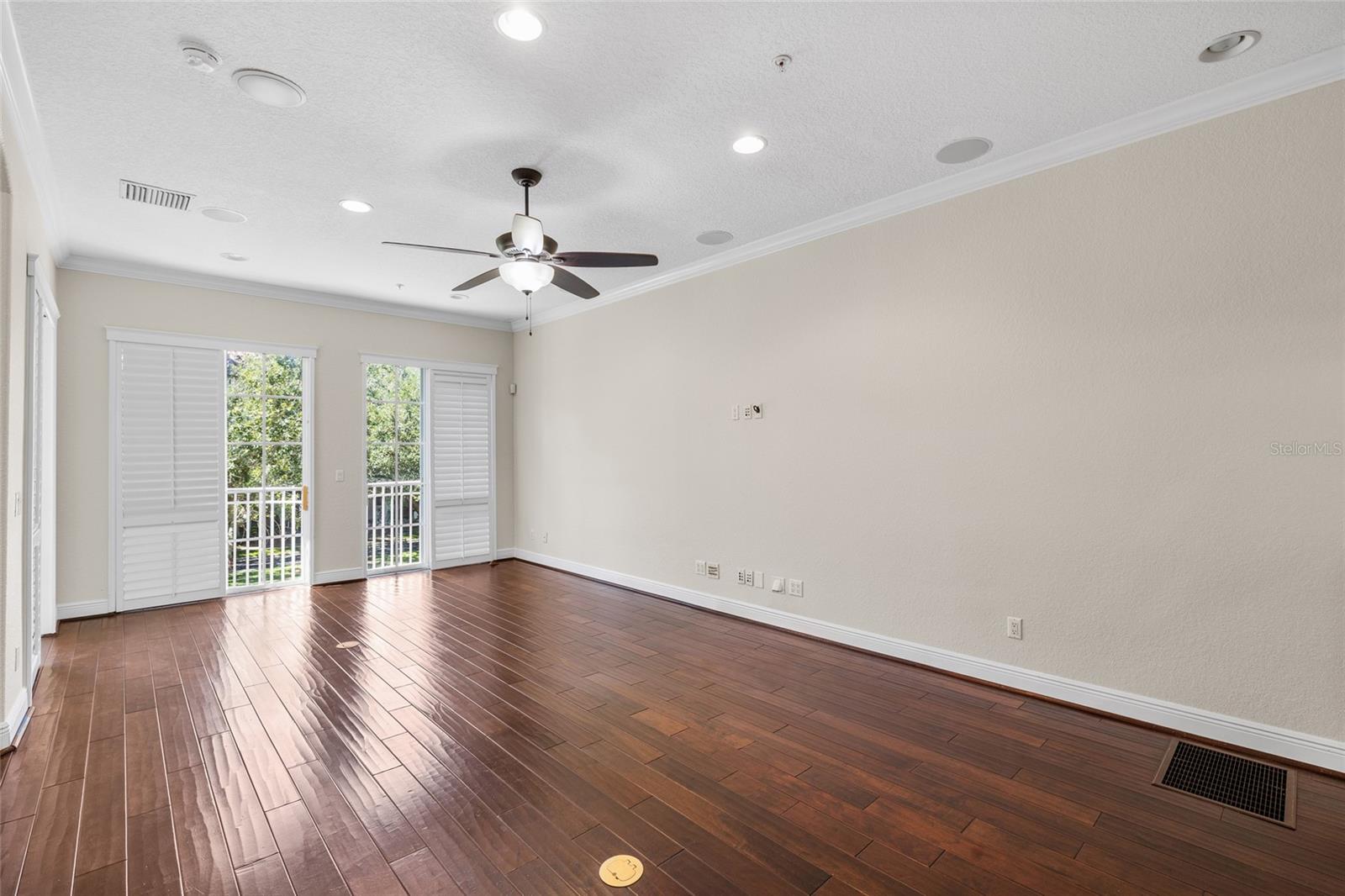 WESTSHORE YACHT CLUB TWNHMS - Residential