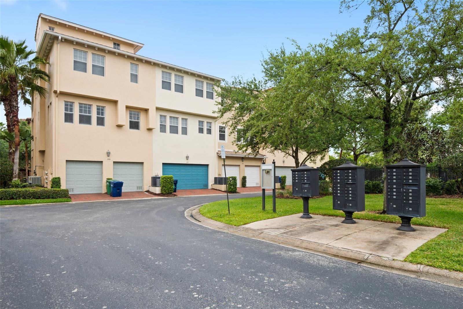 WESTSHORE YACHT CLUB TWNHMS - Residential