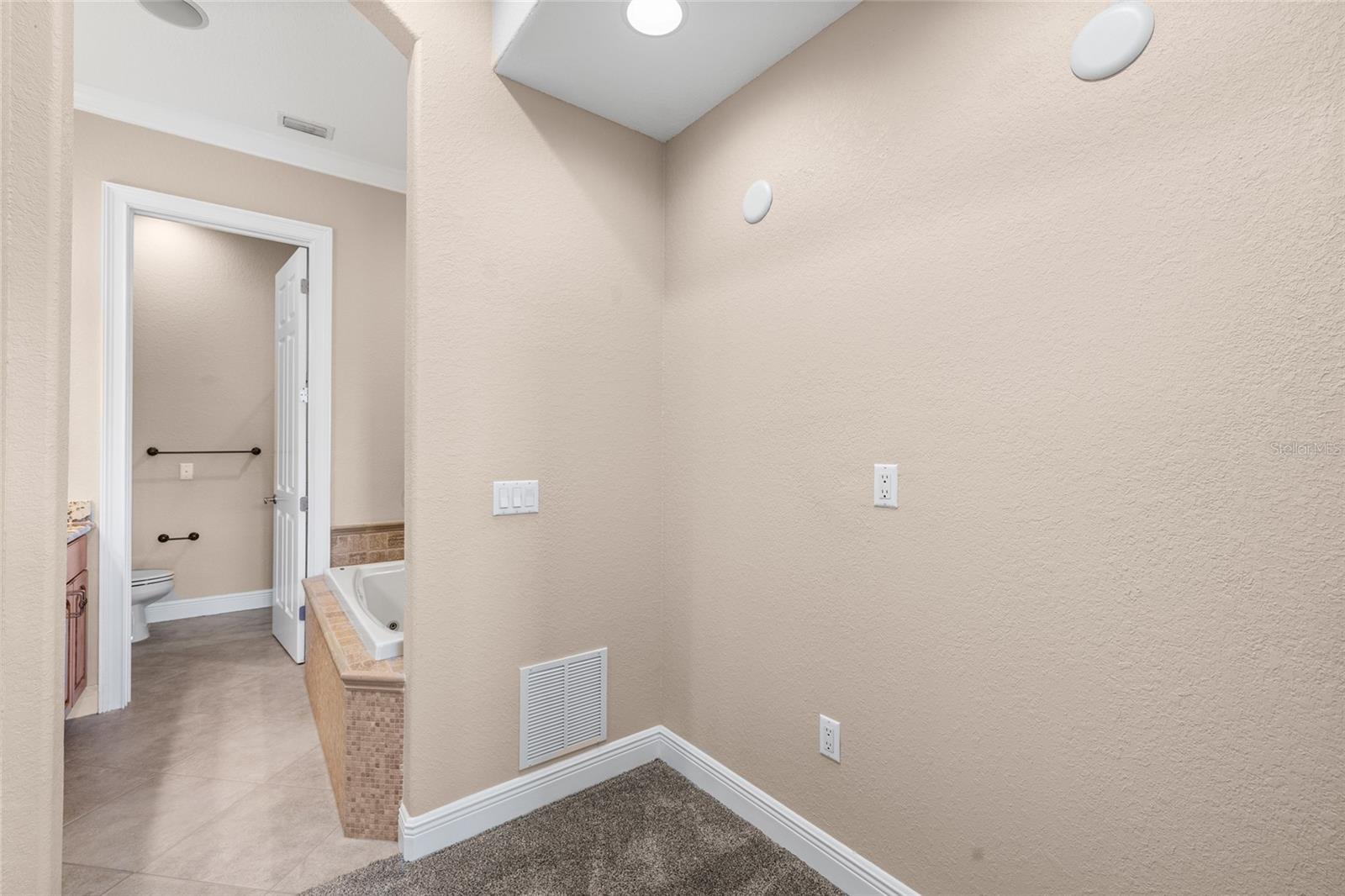 WESTSHORE YACHT CLUB TWNHMS - Residential