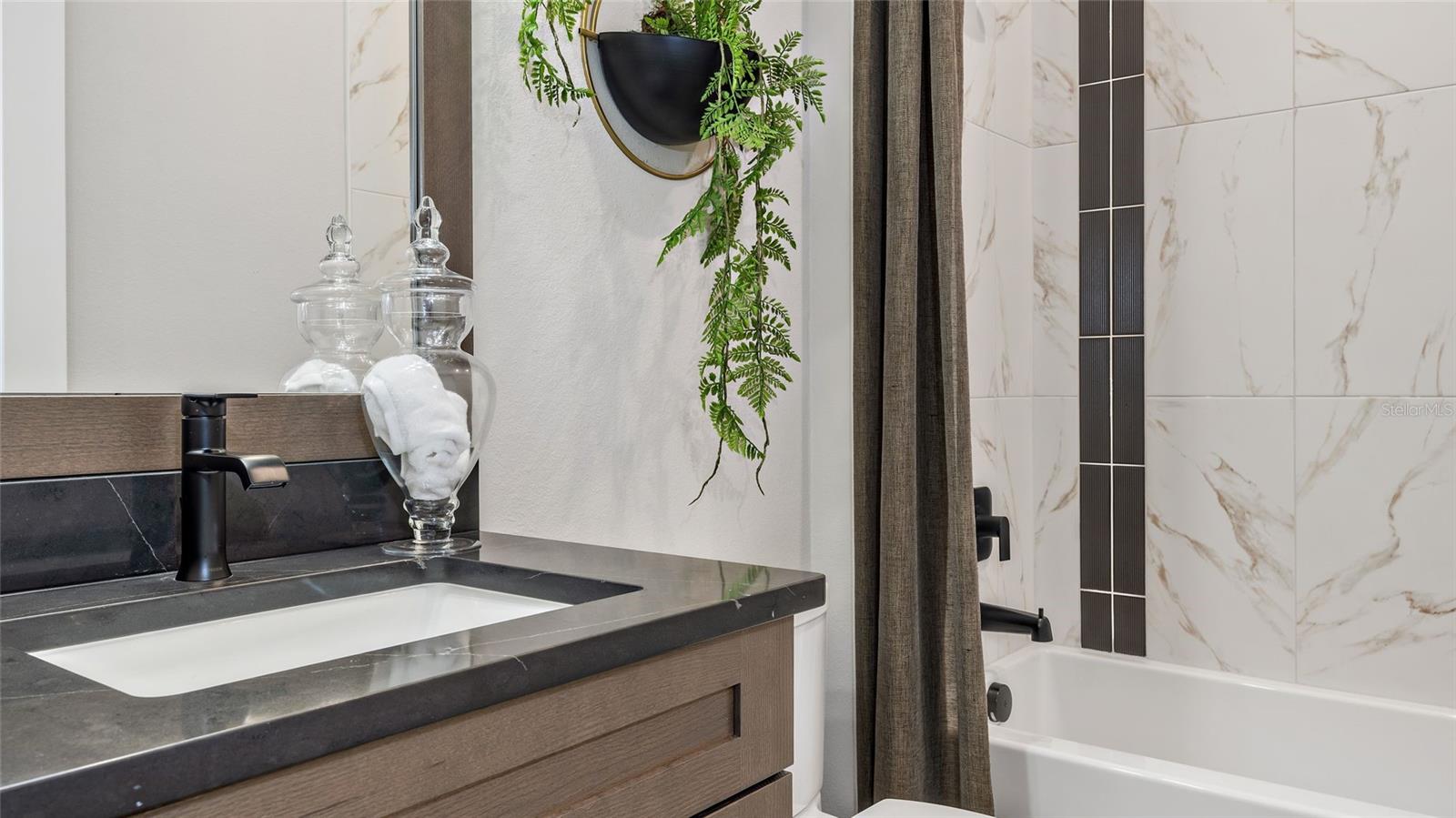 KH CW HAMMOCK OAKS LLC - Residential