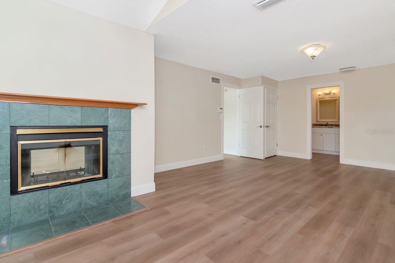 CAPRI ISLE - Residential