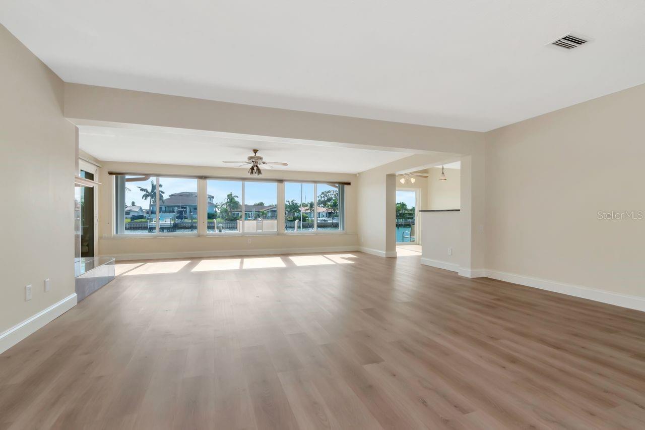 CAPRI ISLE - Residential