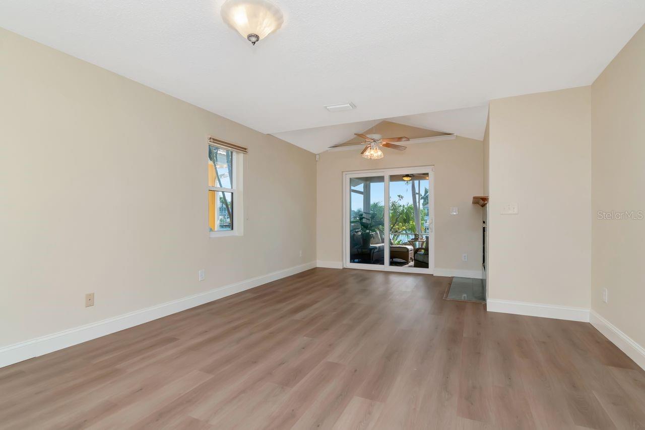 CAPRI ISLE - Residential