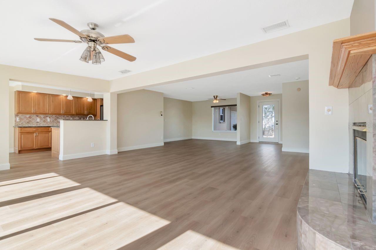 CAPRI ISLE - Residential