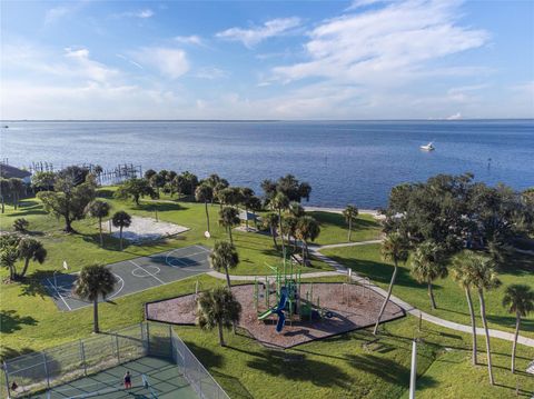 A home in PORT CHARLOTTE