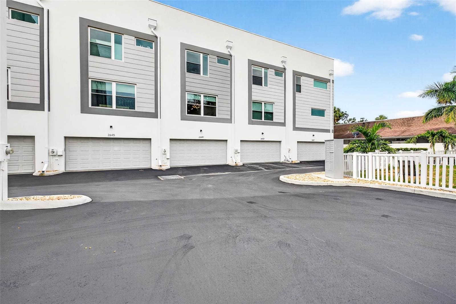 SIX POINT ROW - Residential Lease