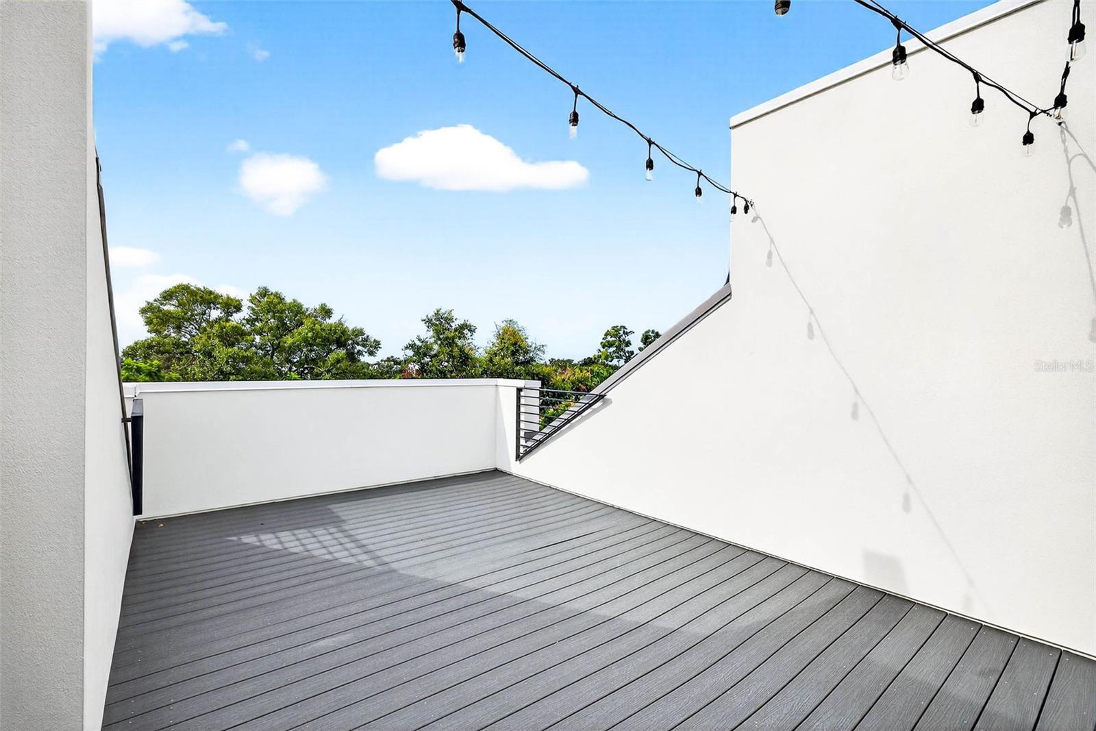 SIX POINT ROW - Residential Lease