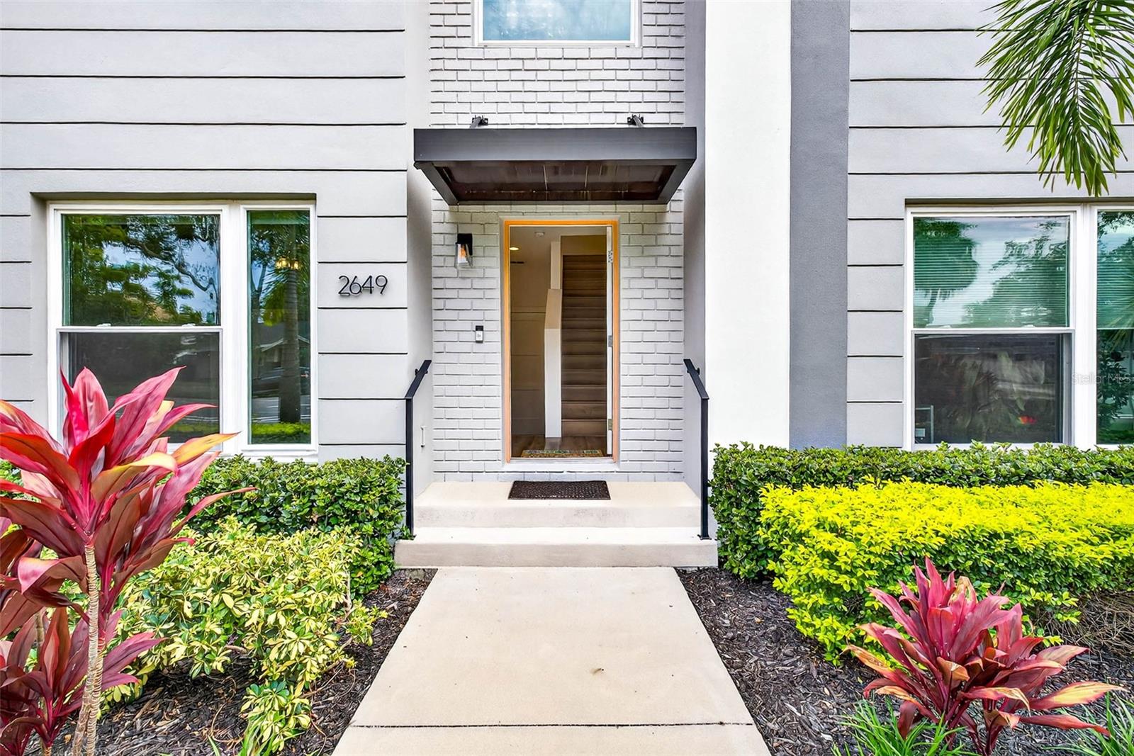 SIX POINT ROW - Residential Lease