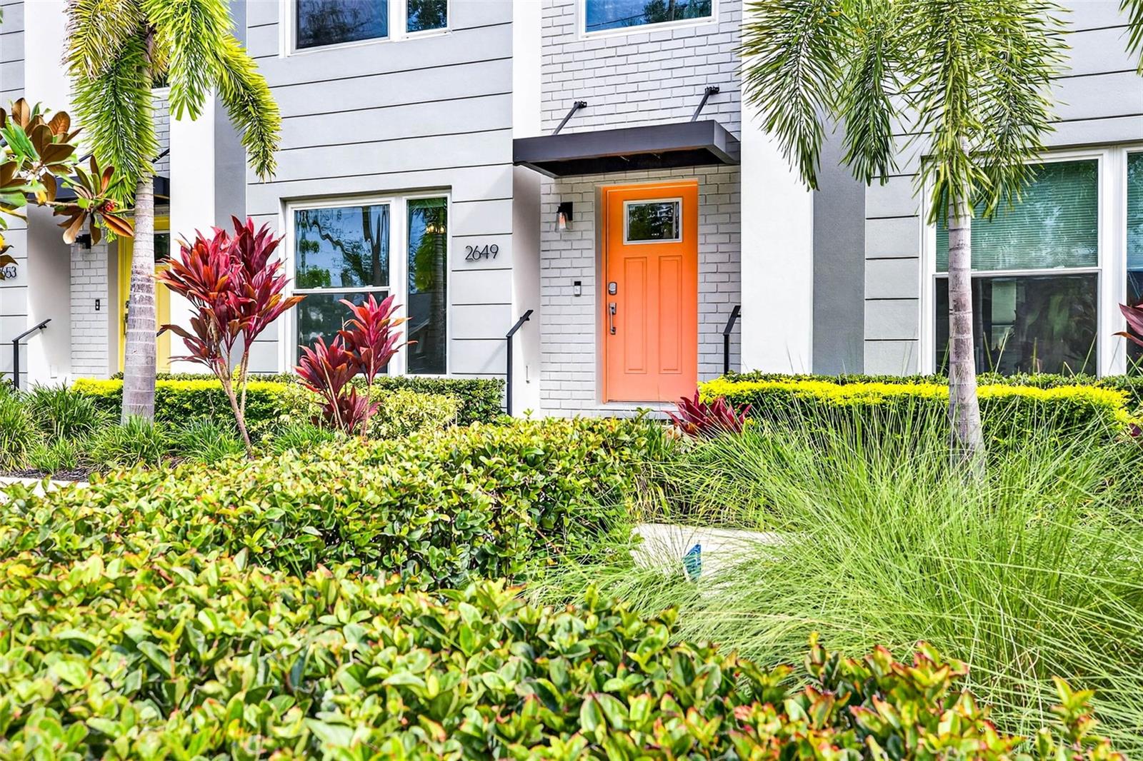 SIX POINT ROW - Residential Lease