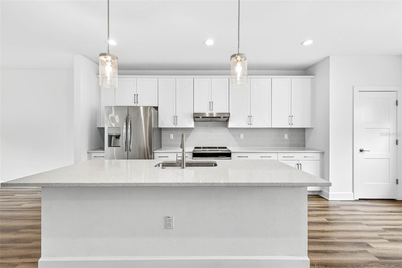 SIX POINT ROW - Residential Lease