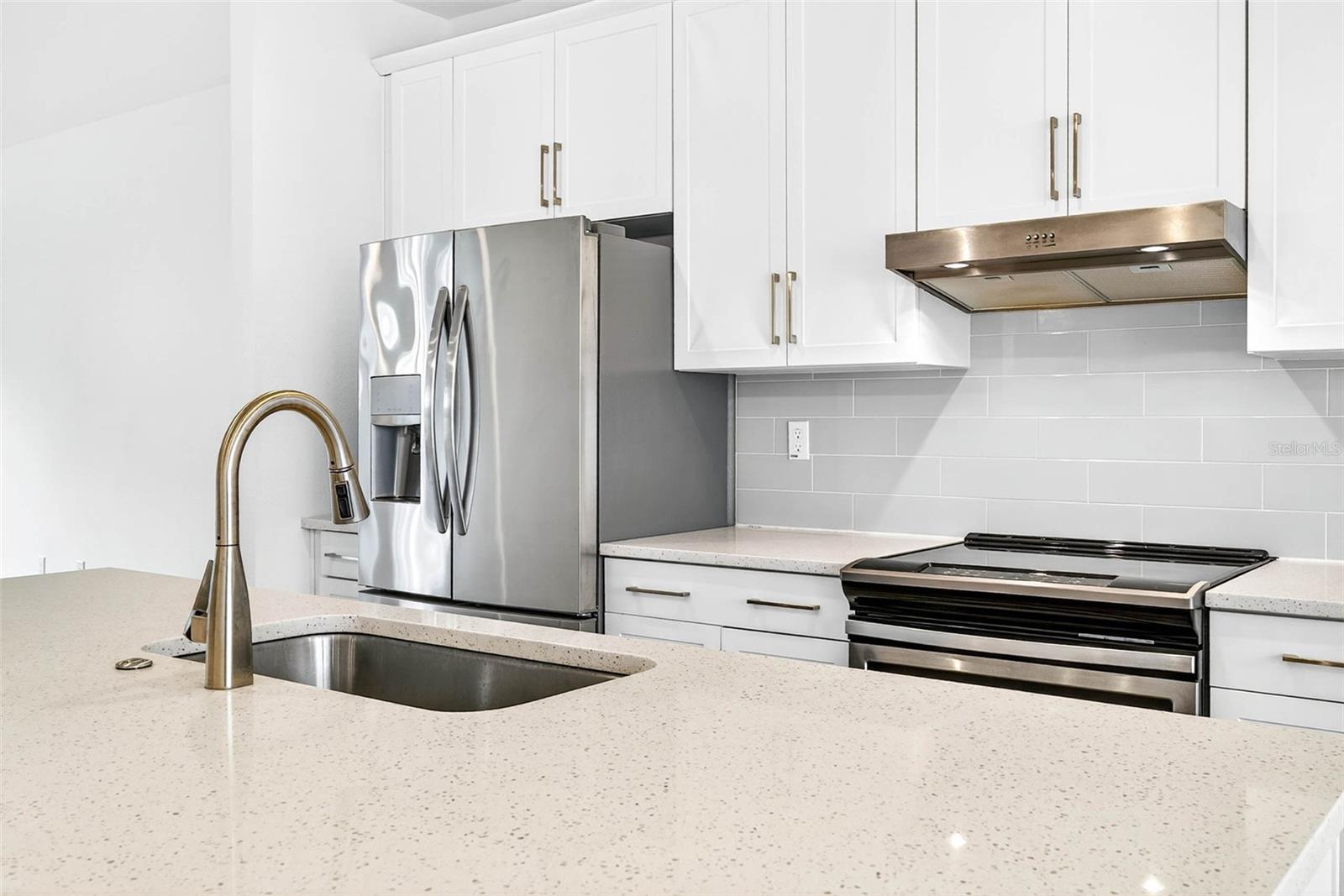 SIX POINT ROW - Residential Lease