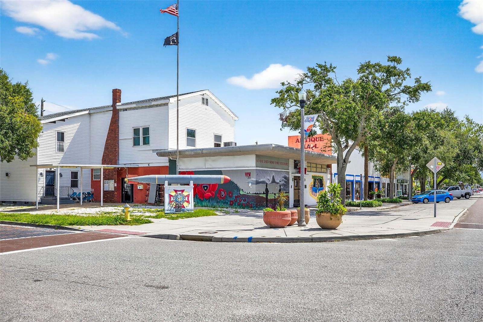 SIX POINT ROW - Residential Lease