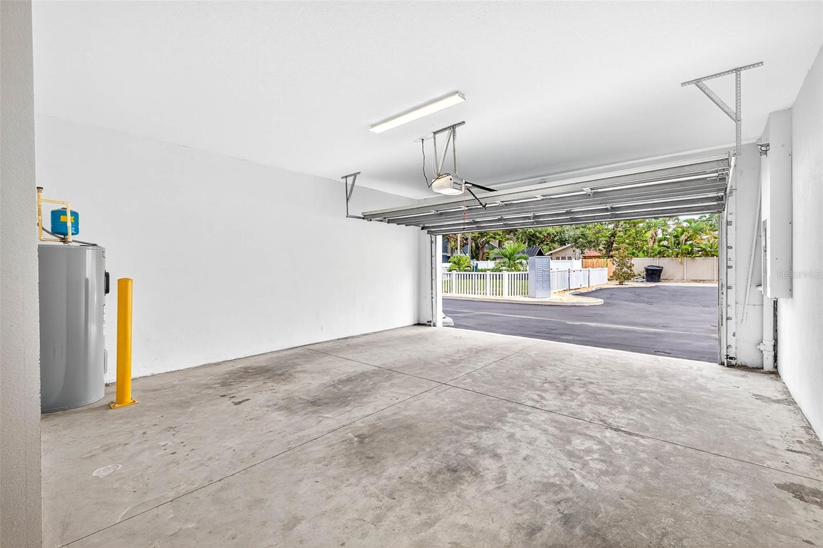 SIX POINT ROW - Residential Lease