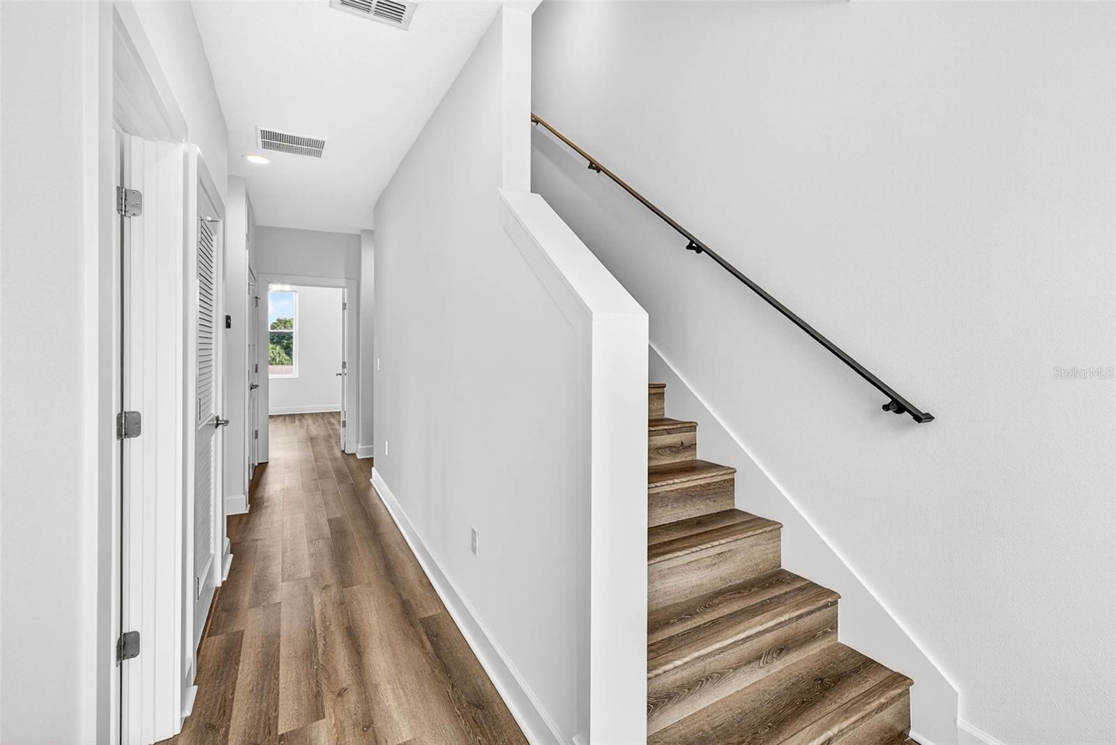 SIX POINT ROW - Residential Lease