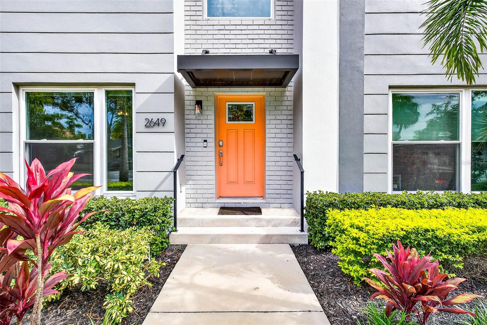 SIX POINT ROW - Residential Lease