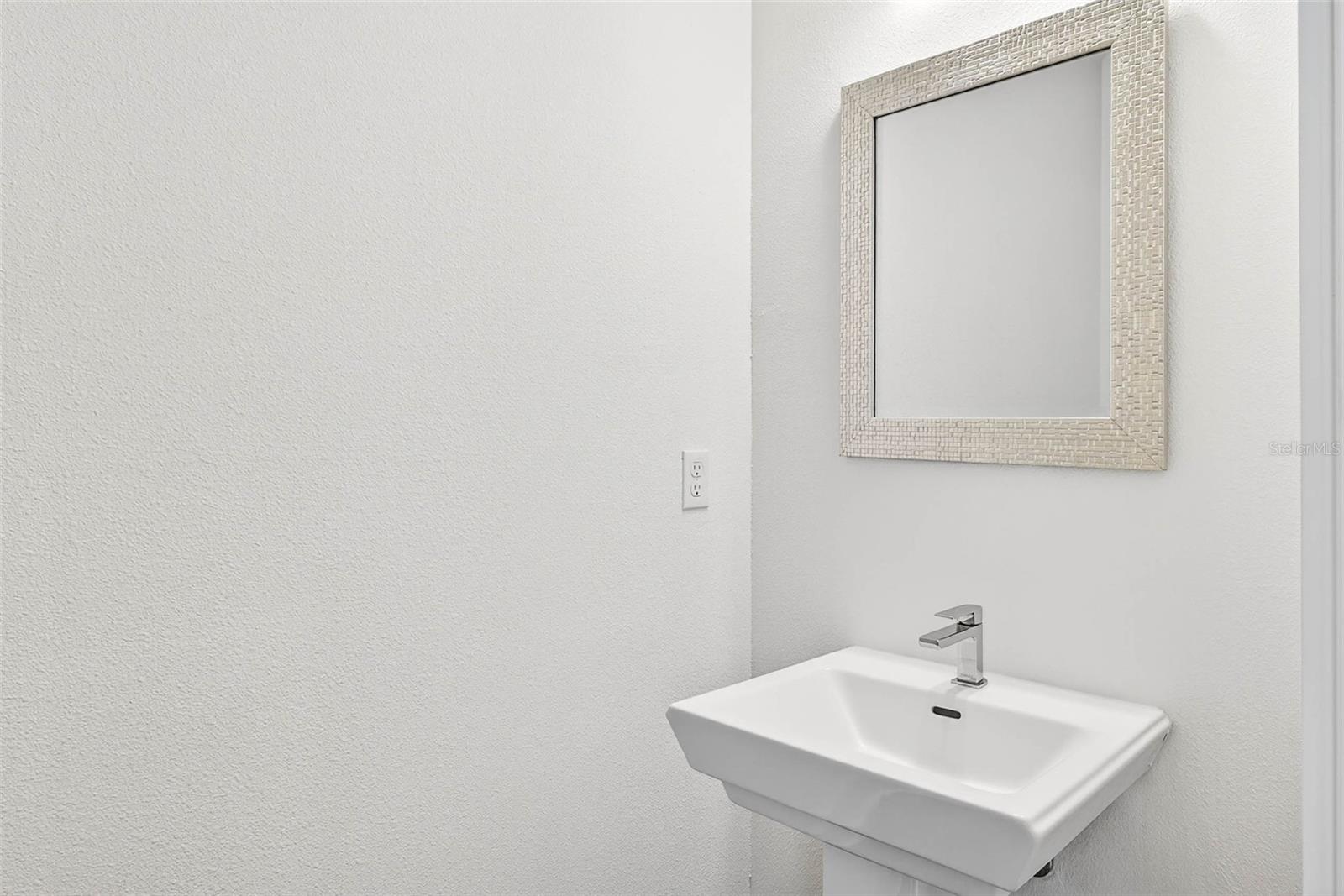 SIX POINT ROW - Residential Lease