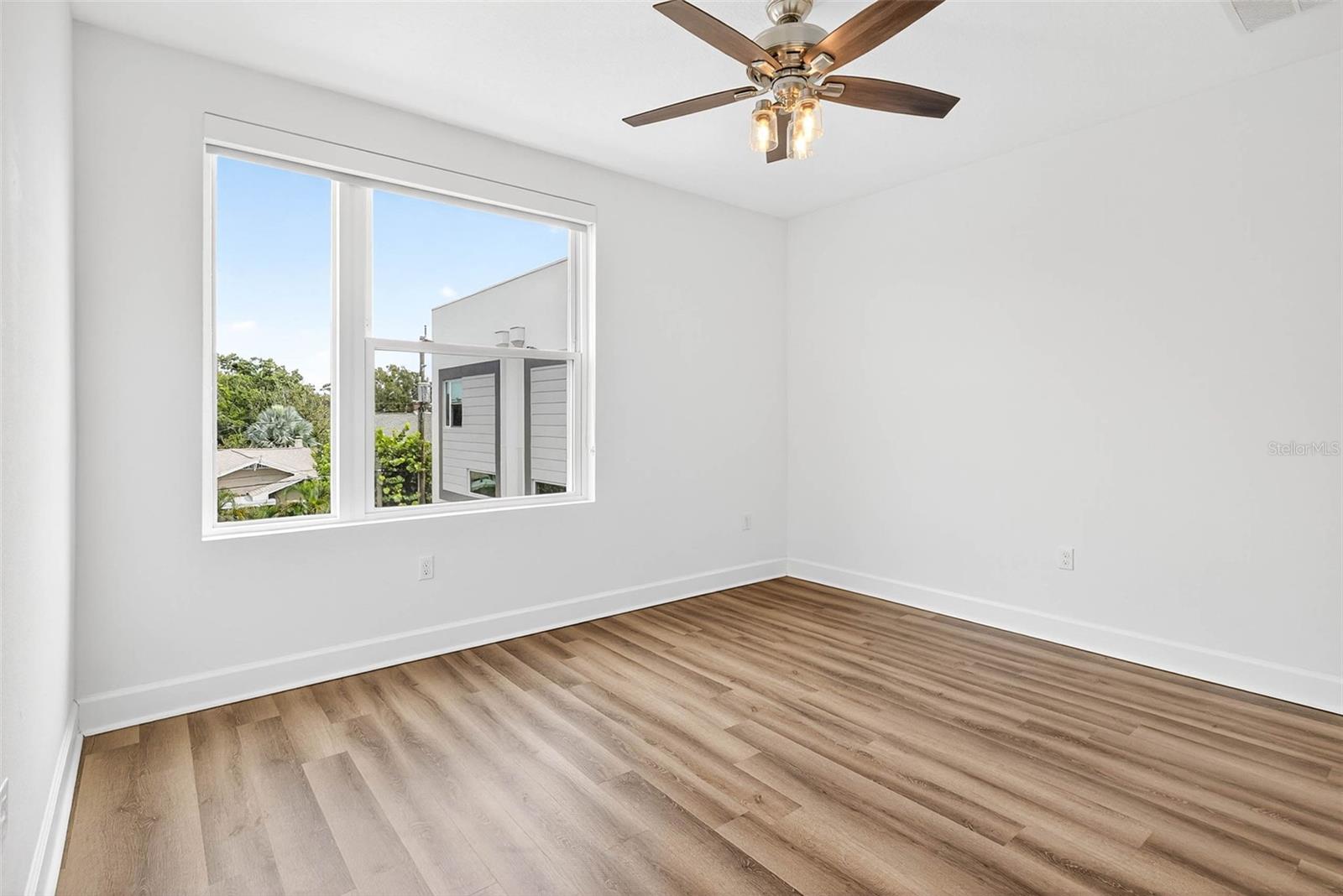 SIX POINT ROW - Residential Lease