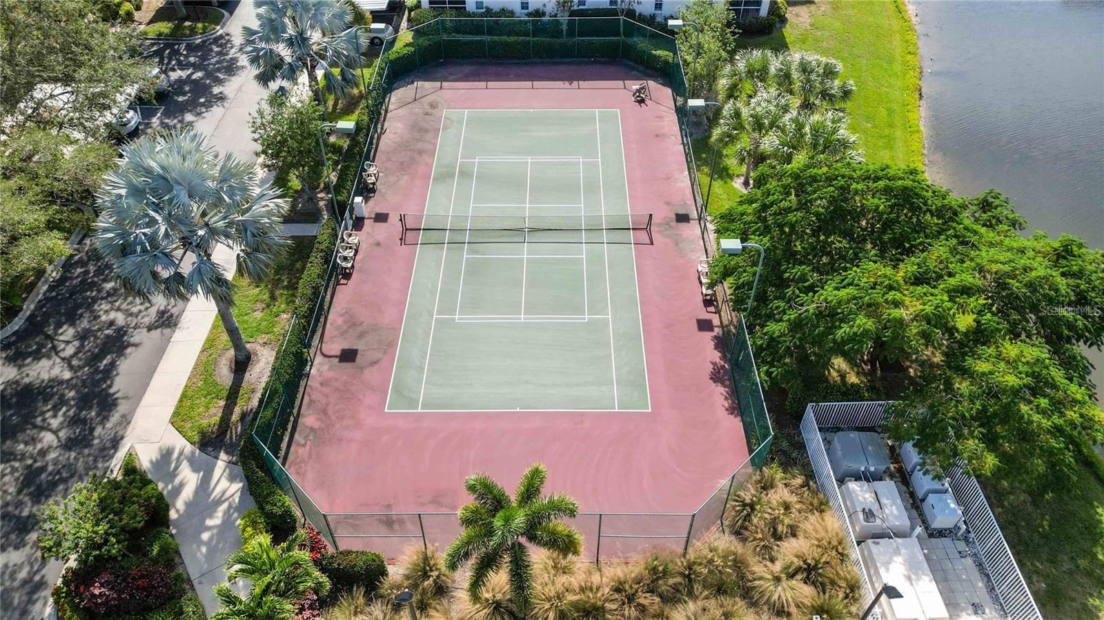 PLAZA DE FLORES - Residential Lease