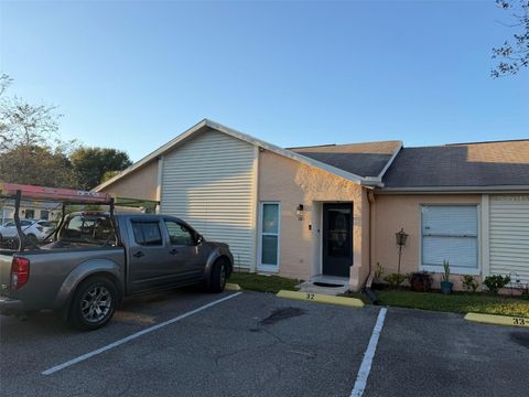 32 W COUNTRY COVE WAY 32 KISSIMMEE FL 34743