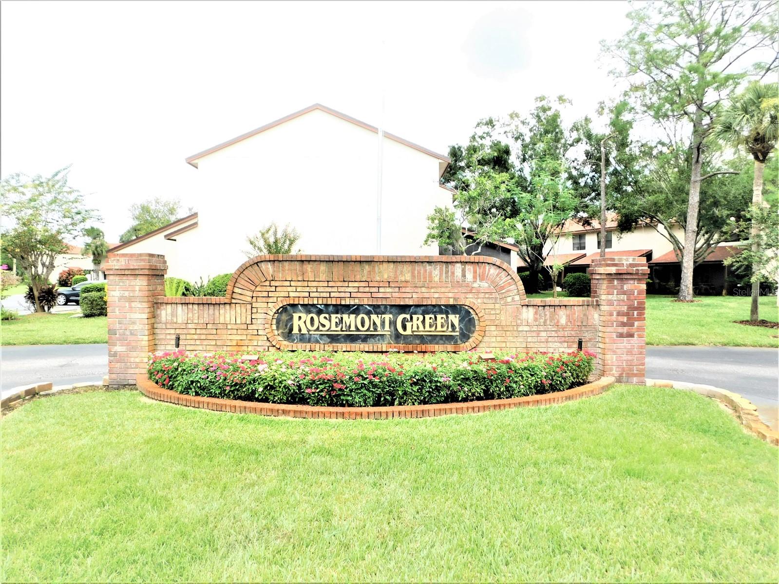 TOWNHOUSES ROSEMONT GREEN - Residential