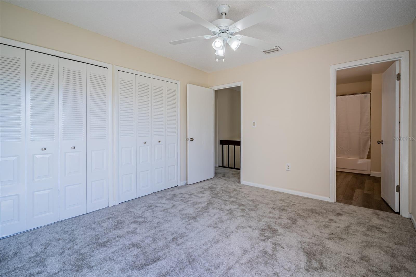 TOWNHOUSES ROSEMONT GREEN - Residential
