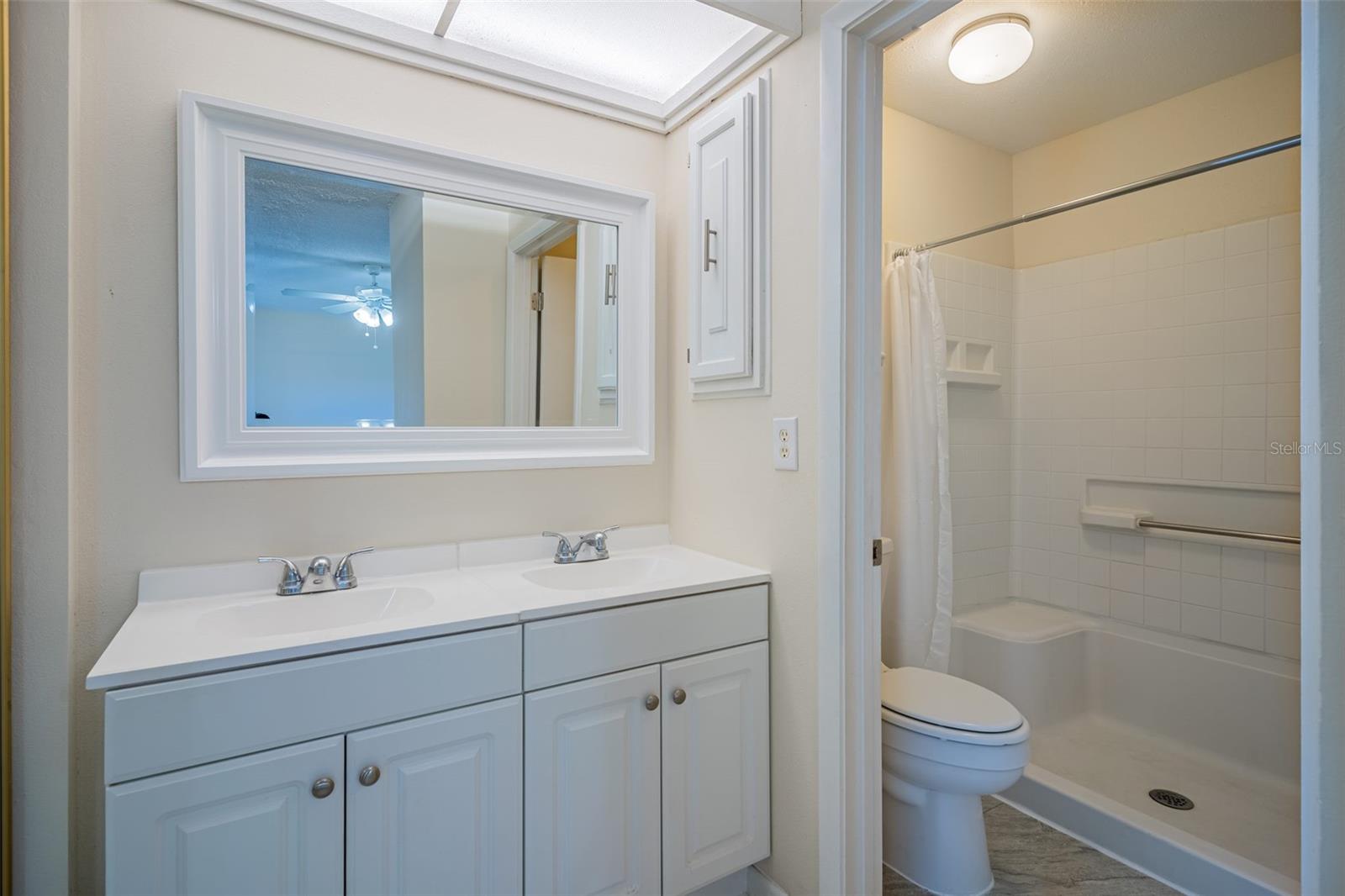 TOWNHOUSES ROSEMONT GREEN - Residential