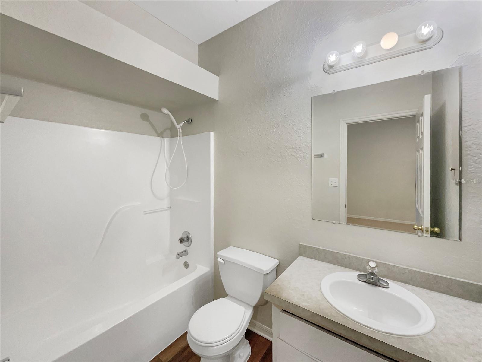 AZALEA OAKS - Residential