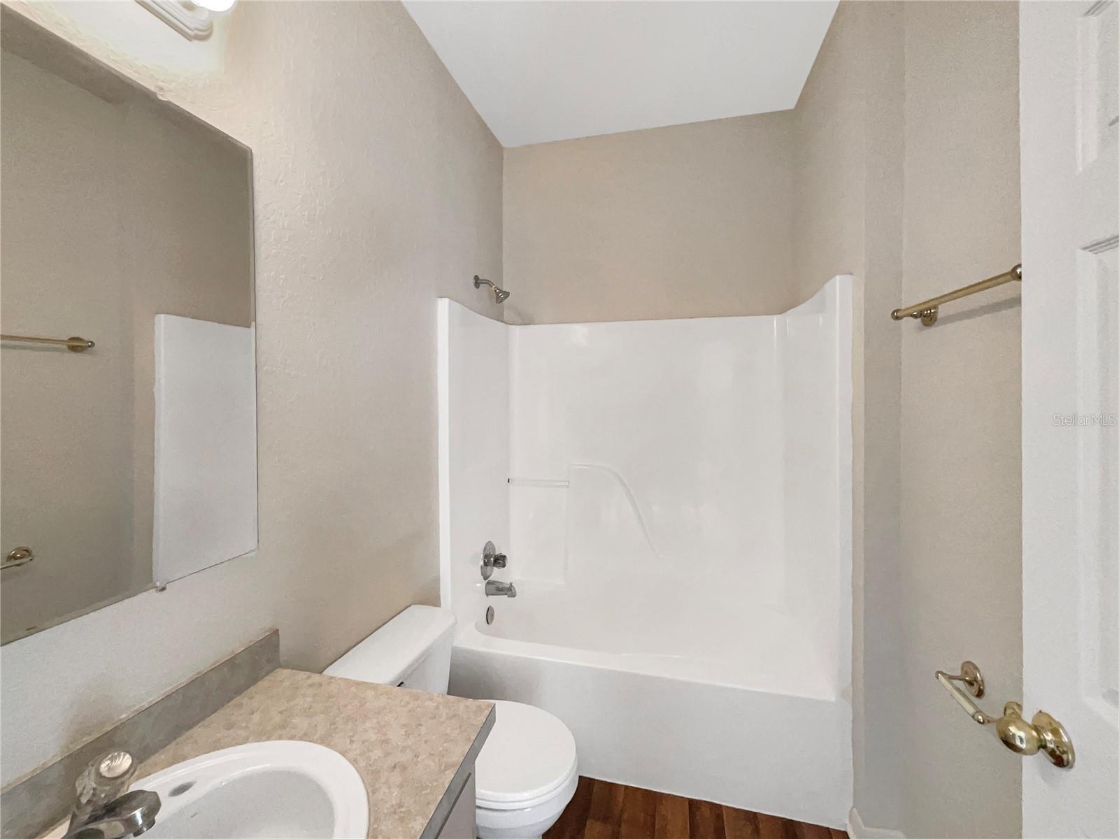 AZALEA OAKS - Residential