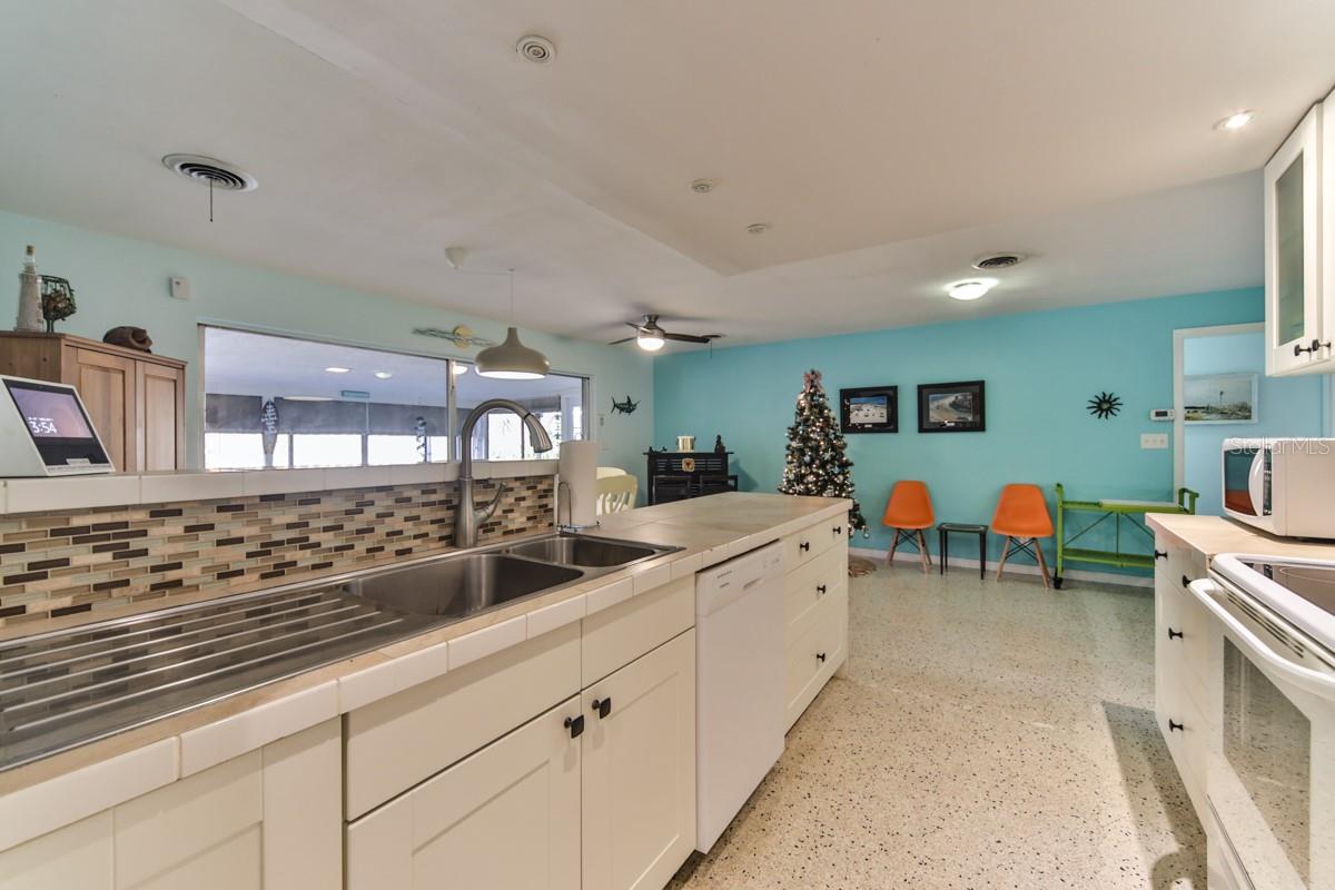 BEAU RIVAGE SHORES - Residential Lease