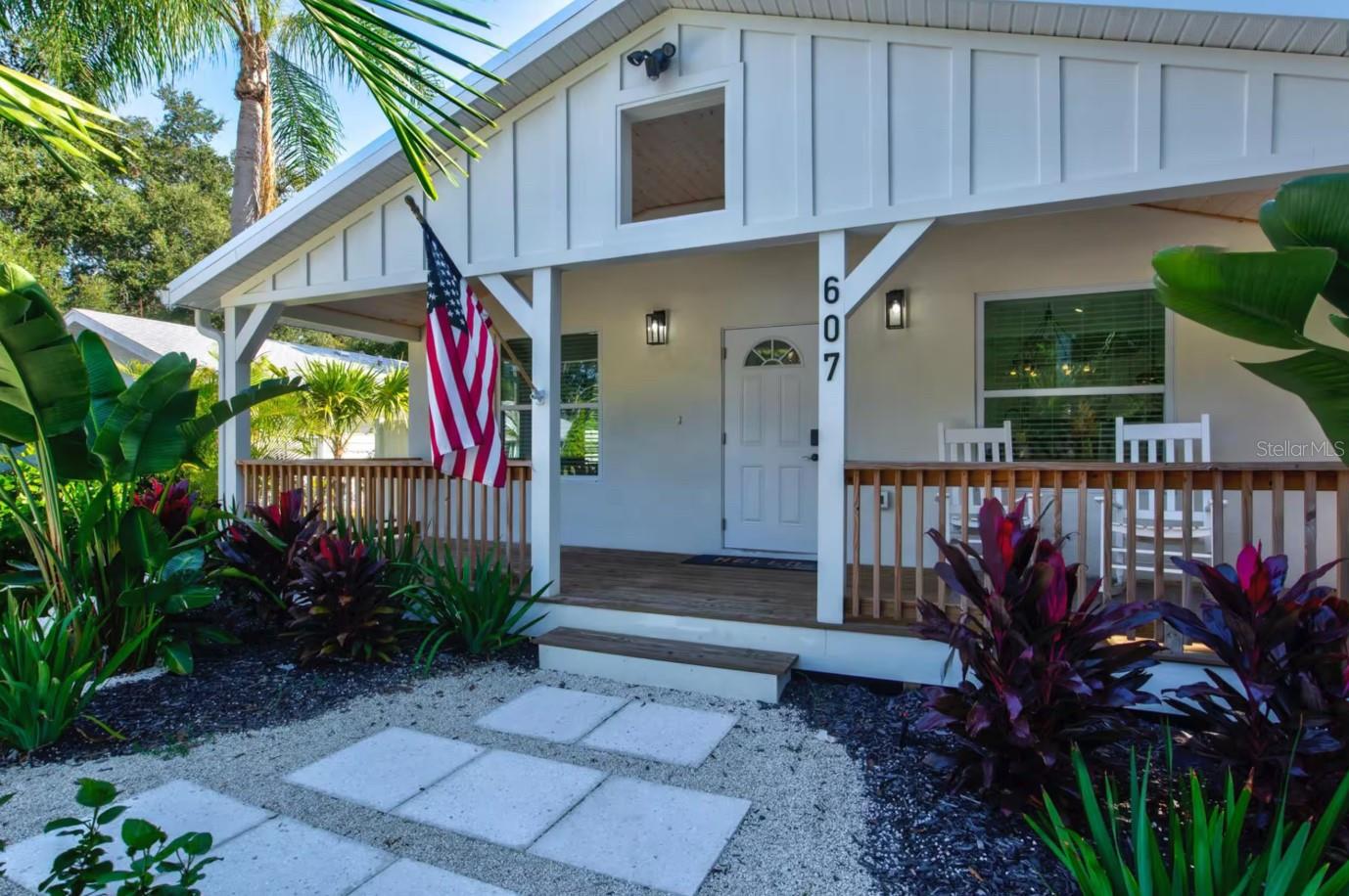 607 37TH STREET W