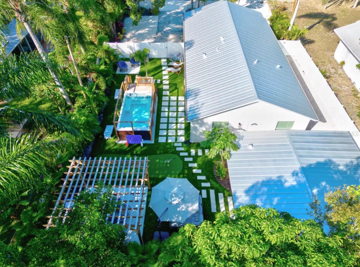 607 37TH STREET W