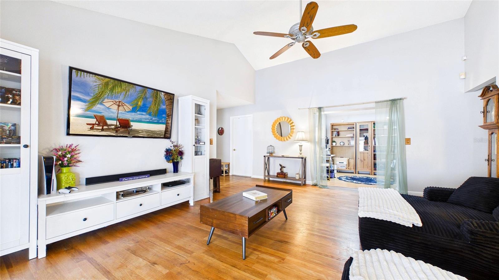 CEDAR CREEK AT COUNTRY RUN PHA - Residential