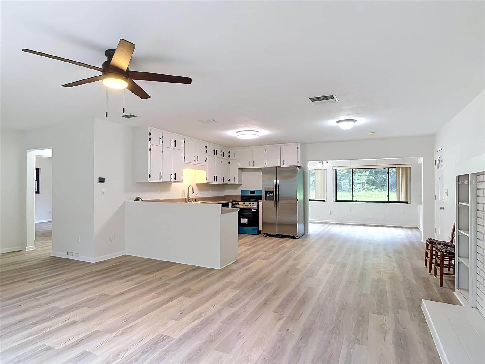 160 E ELM DRIVE