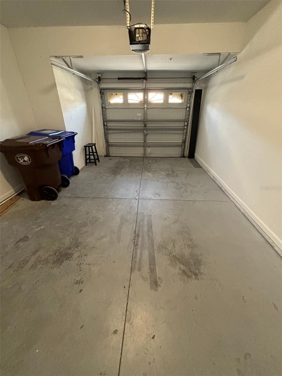 TOWNHOMES AT FLORA RIDGE - Residential Lease