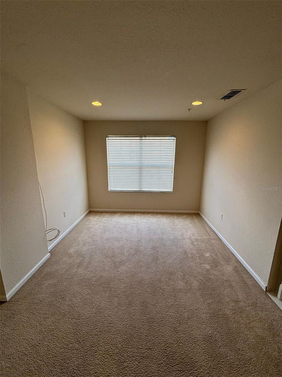 TOWNHOMES AT FLORA RIDGE - Residential Lease