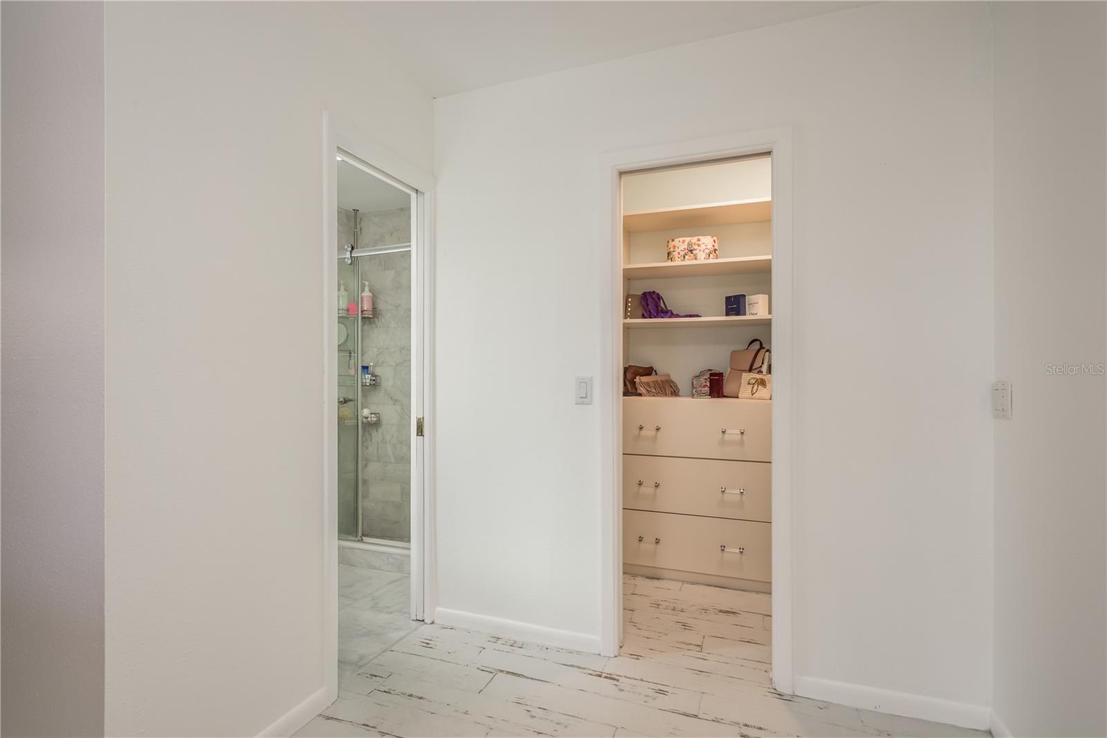 FLOR A MAR - Residential