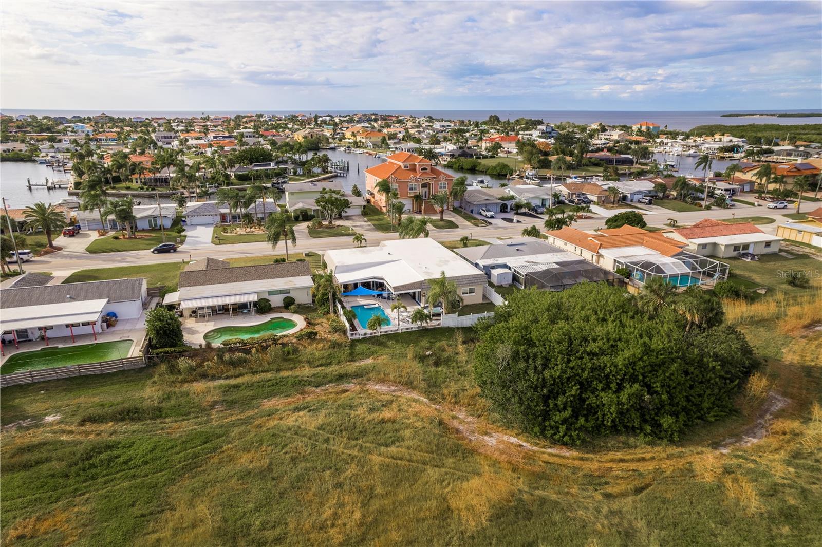 FLOR A MAR - Residential