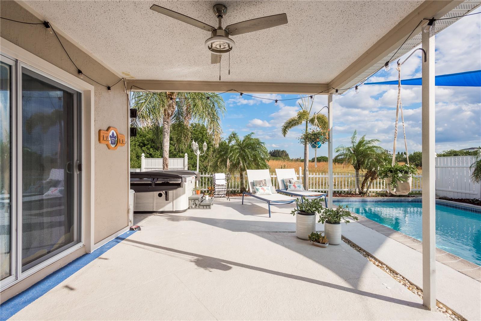 FLOR A MAR - Residential