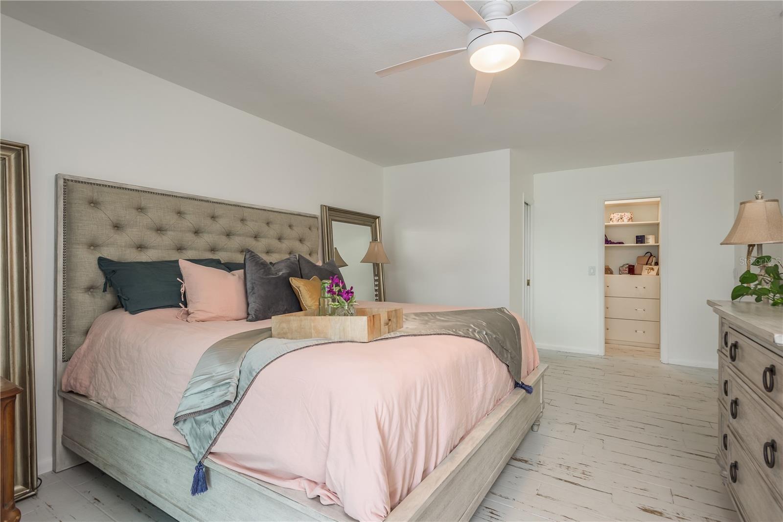 FLOR A MAR - Residential