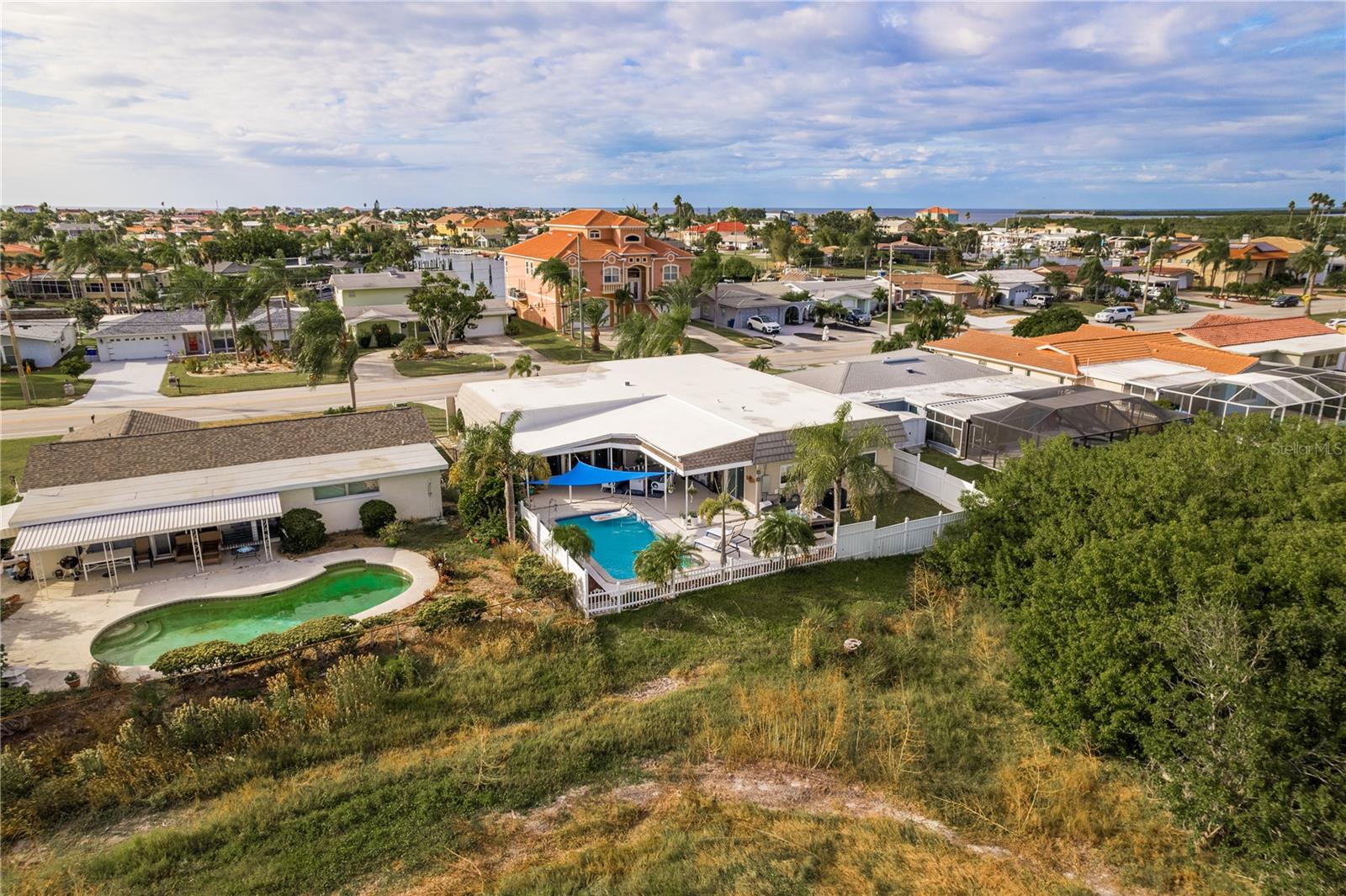 FLOR A MAR - Residential