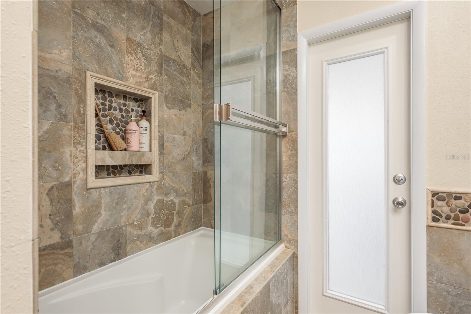 FLOR A MAR - Residential